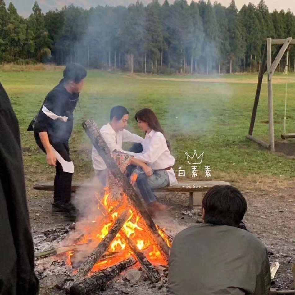 篝火婚纱照_篝火简笔画(2)