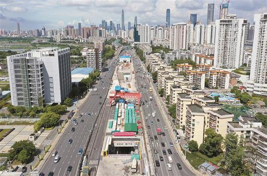 ▲深圳春风隧道在建工程项目。深圳晚报记者 张焱焱 摄