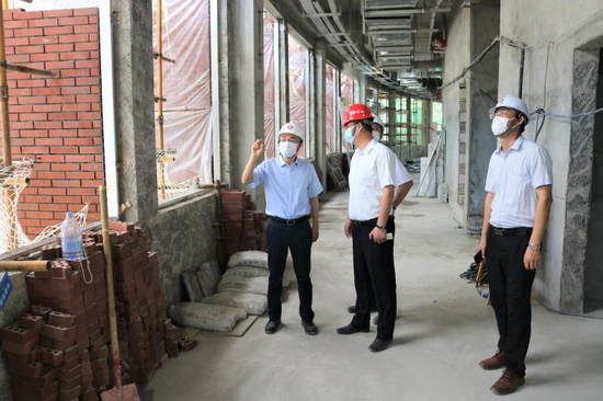 5月5日，李卓副署长对中山大学•深圳建设工程项目整改情况进行了复查。
