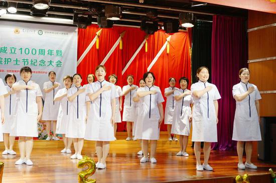 大合唱——《中国护士之歌》