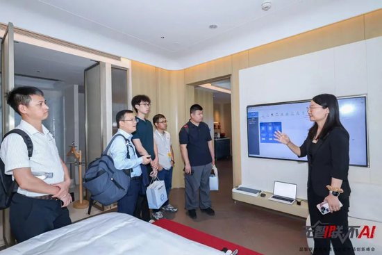 来宾参访深圳小梅沙智慧文旅综合体样板点