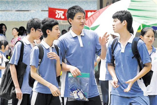 深圳裸分450的高分考生 成绩好到替老师上课