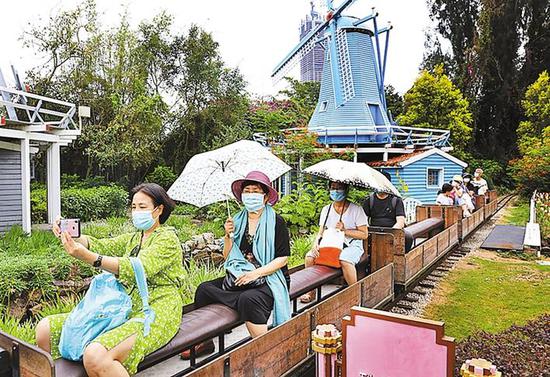 2020年,新冠肺炎疫情缓解后,世界之窗游客陆续增多。
