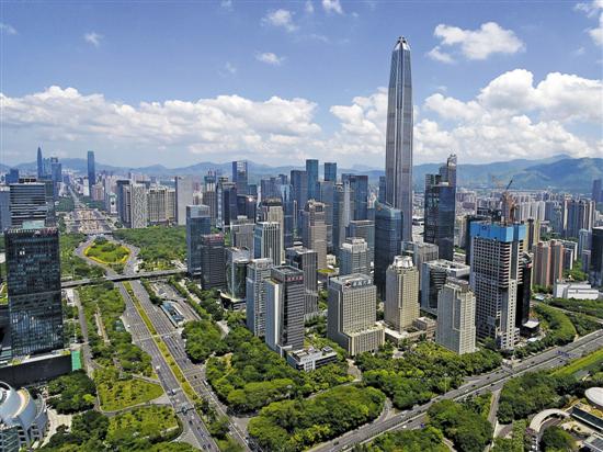 深圳地标平安金融中心大厦和周边建筑群