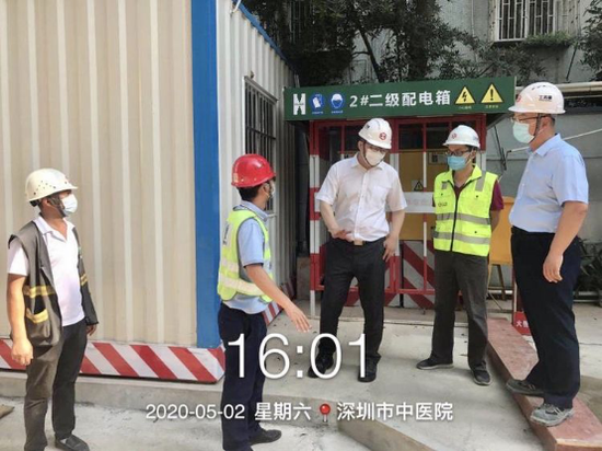 5月2日，姚亮书记到市中医院综合楼项目检查指导。