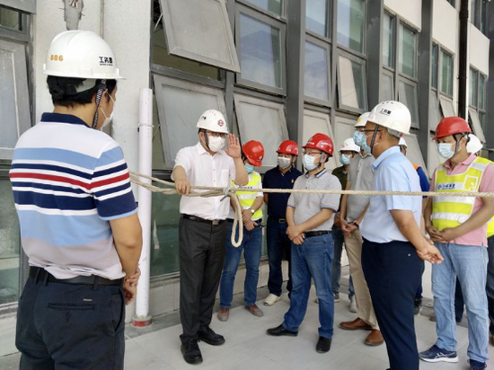 5月2日，姚亮书记到深圳市妇幼保健院福强院区住院大楼项目检查指导。