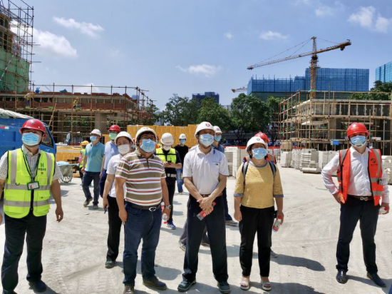 5月3日，黄旭副署长到深圳中学（泥岗校区）建设工程项目检查指导。