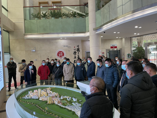 △组织学员到龙岭社区参观学习