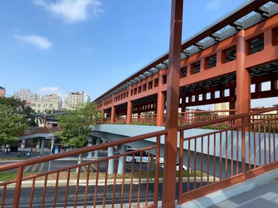 新桥街道中心路人行天桥