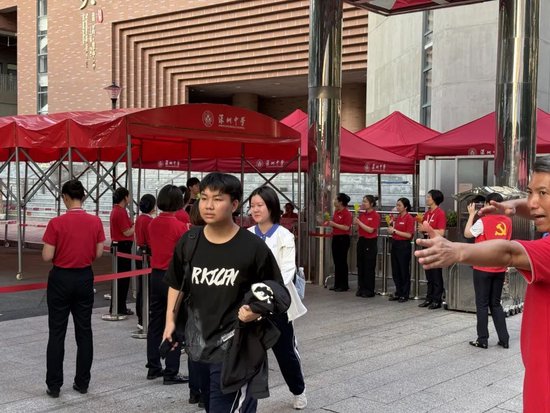 （图源 / 深圳卫视记者 靳承宇 摄）
