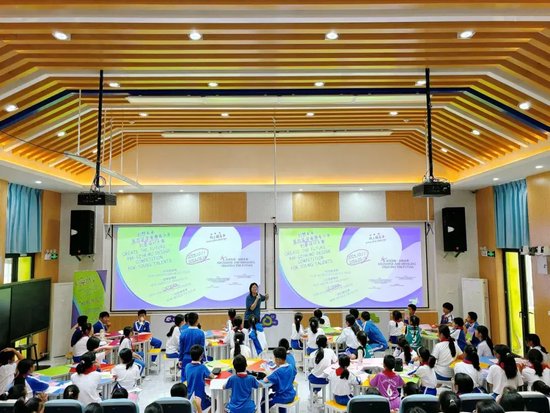 深圳中学光明科学城西校区的青创大赛宣讲活动