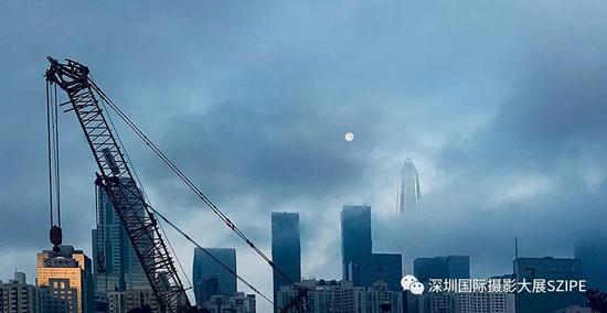 ▲选自手机摄影展,《雾中美》,邵学海。