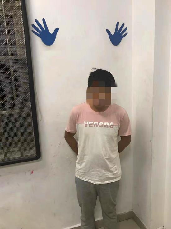 ▲犯罪嫌疑人杨某某被龙岗警方抓获。