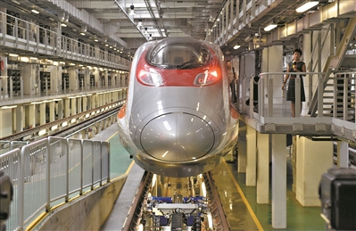 即将投入广深港高铁香港段运营的港铁“动感号”列车。