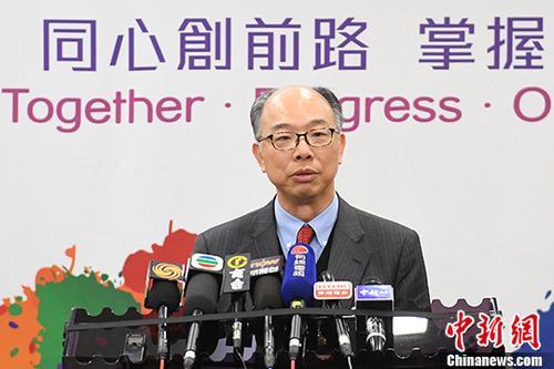 1月15日,香港特区政府运输及房屋局局长陈帆在北京与中国铁路总公司举行会议,就广深港高铁开通营运后的班次、票价等达成基本共识。