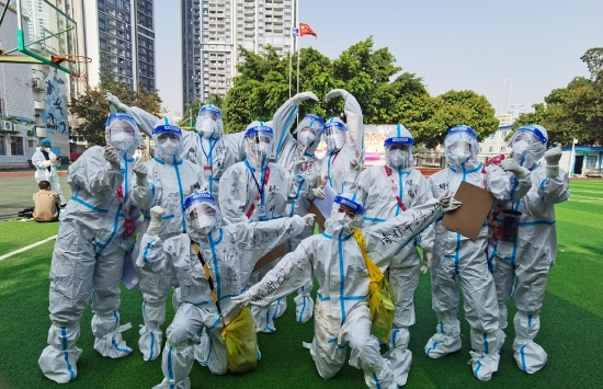 明德实验学校教师志愿者队伍以乐观心态奔赴抗疫一线