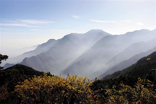 庐山含鄱口风景迷人 新华社发（傅建斌 摄）