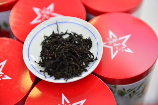 贵州茶叶种植、生产、加工、销售、品尝、消费，不仅是一种经济行为，也是一种文化行为。