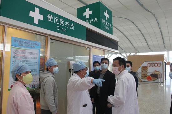 在深圳北站便民医疗点详细了解现场医疗服务情况
