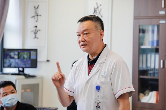 张庆丰：我从来把手术台上的患者当作我自己