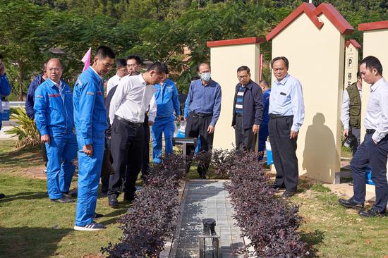 在大洲镇“花园式”污水处理厂了解污水净化流程