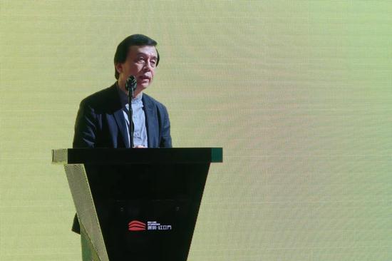 中国美协理事、广东省美术家协会副主席、深圳市文联党组成员、巡视员梁宇发表开幕致辞