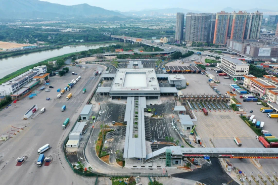 △皇岗口岸临时旅检大楼俯瞰图