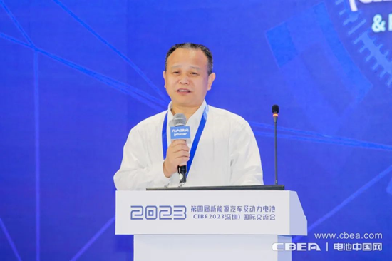 深圳市光大激光科技股份有限公司董事长何林作主旨发言