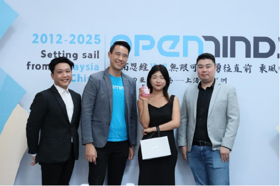 OpenMinds(马来西亚)负责人Daryll 、Jeffery、Brian Siew与嘉宾合影留念
