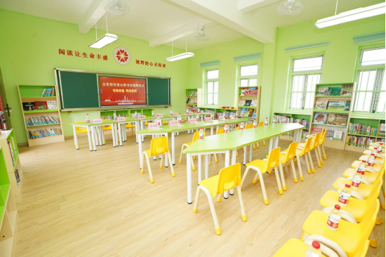 京基智农爱心图书室落成