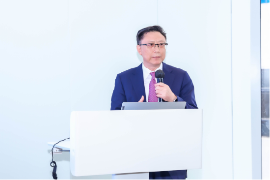 闫衍发表主旨演讲