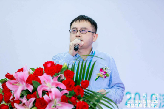 　深圳市金溢科技股份有限公司-伟龙金溢研发中心总监叶青发表了关于“双模识别--智慧停车运营服务的进阶之道”的演讲。