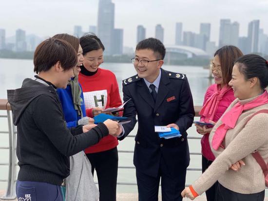 深圳税务:个税新政落地 新年红包如期享