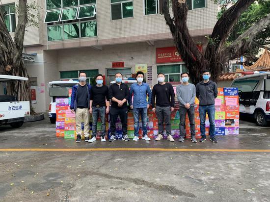 深圳市三鼎物业管理有限公司捐赠的食品物资