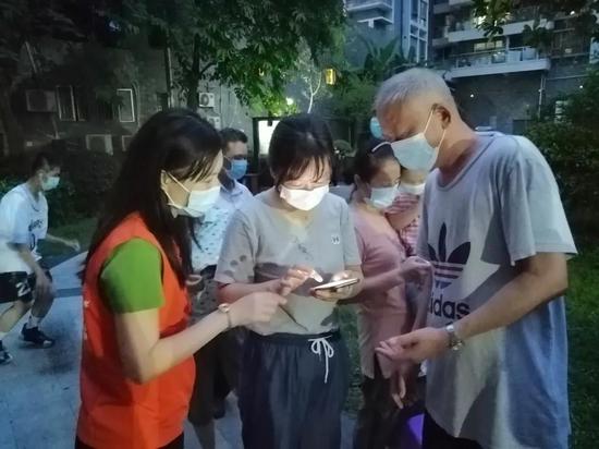 党旗在召唤,党员在行动