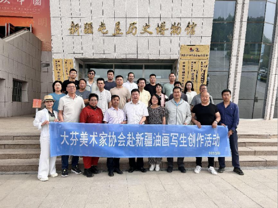 大芬油画村与三师文联、美术家协会成员合照