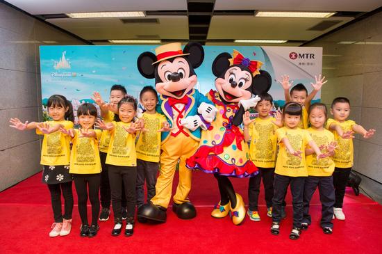 萌萌哒 香港迪士尼主题地铁列车亮相深圳