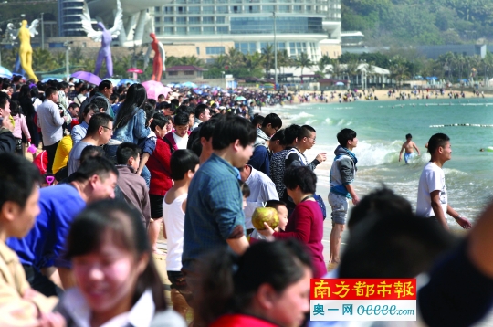 深圳东部游客年初二激增 东部华侨城人数爆棚