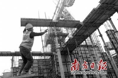 不给工人买工伤险就不发施工许可证 涵盖所有