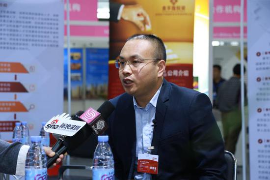 金手指与基金会签署留学生海外留学资助项目捐