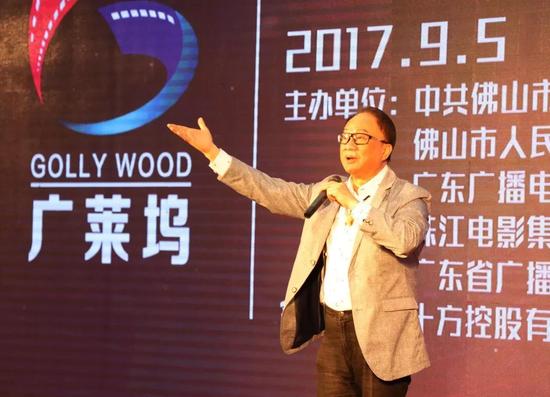 徐小明演绎经典电视剧《大侠霍元甲》主题曲《万里长城永不倒》