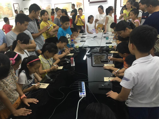 春蕾学校组织师生赴烙画基地感受非遗文化魅力