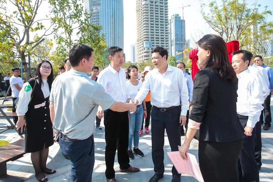 龙华区中国梦人才梦主题活动献礼首个深圳人