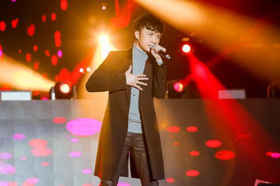 时尚教父TONY携手最强明星阵容 打造2017巨星演唱会