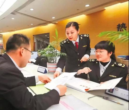 深圳商事登记以“四证合一”模式更优质更高效服务民营企业。