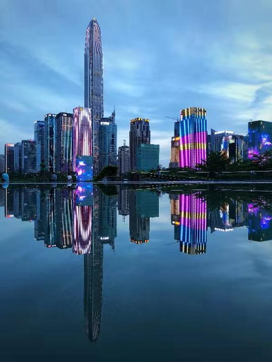 平安国际金融中心等金融总部大厦组成的建筑群，构筑起深圳CBD的最美天际线