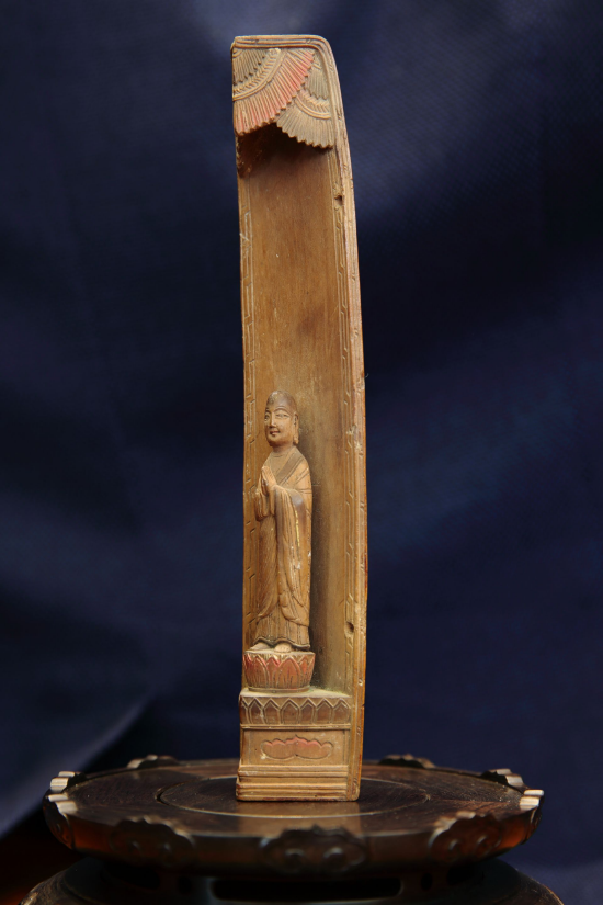 五代木雕《罗汉像》