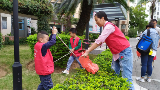 红马甲行走社区活动