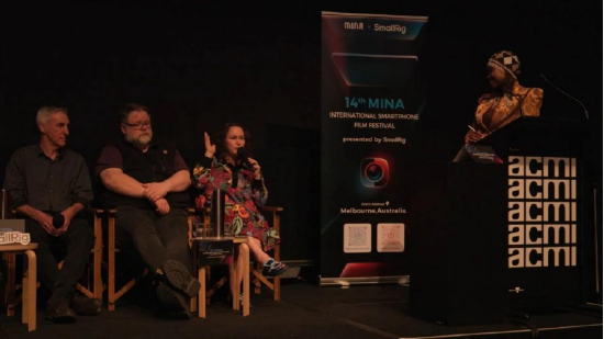 移动叙事创作者、手机电影制作人、导演、行业专家围绕手机影像展开探讨