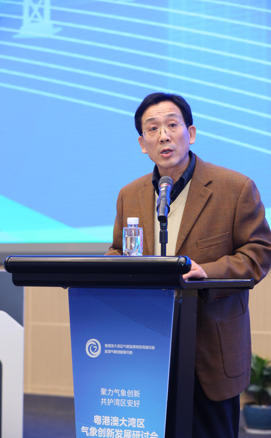 （中国气象局科技司副司长王建林致辞）